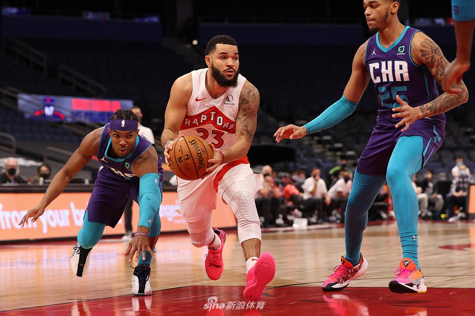 正式確定！上海男籃簽約CBA頂級(jí)內(nèi)線，攜手王哲林，沖擊總決賽