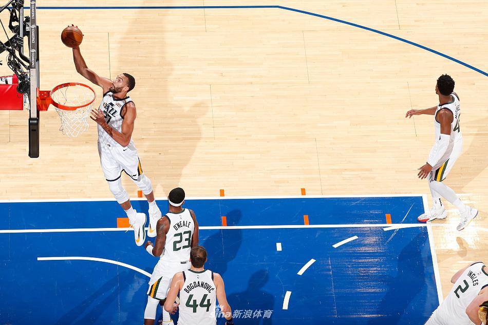 中國(guó)隊(duì)12人全得分兩連勝!王俊杰彈無虛發(fā),胡金秋兩雙,胡明軒17+2