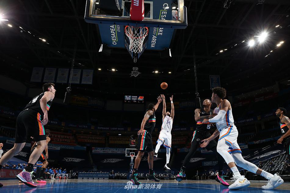 火爆“蘇小超”決賽蘇州擊敗南通奪冠，馬寧執(zhí)法&近3萬人觀戰(zhàn)