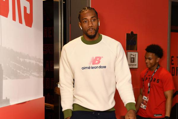 中國(guó)隊(duì)12人全得分兩連勝!王俊杰彈無虛發(fā),胡金秋兩雙,胡明軒17+2