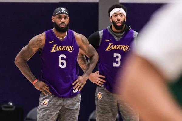 王俊杰命中率100%！正負(fù)值22！中國(guó)男籃100