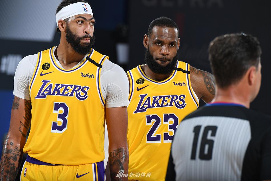 王俊杰受訪笑且露齒：感謝郭指導(dǎo)給機(jī)會(huì) 賽后說我任務(wù)完成得不錯(cuò)