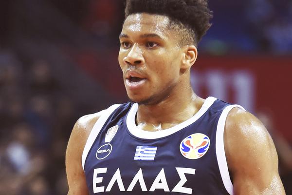 男籃亞洲杯：中國(guó)隊(duì)排名第2，澳大利亞奪冠幾率大，日本緊隨其后