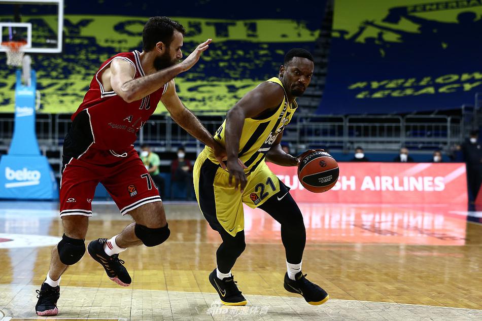 王俊杰命中率100%！正負(fù)值22！中國(guó)男籃100