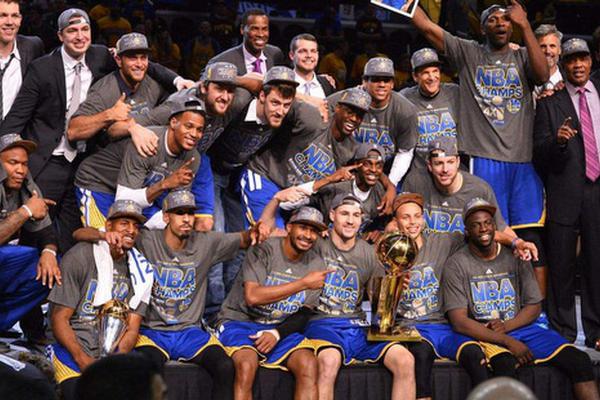 正式確定！上海男籃簽約CBA頂級(jí)內(nèi)線，攜手王哲林，沖擊總決賽