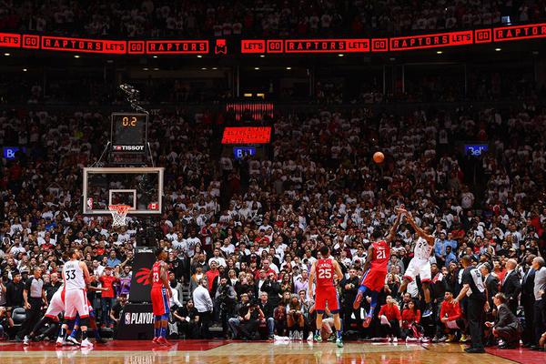 上海隊(duì)大賺！新外援亞洲杯砍33分，洛夫頓續(xù)約，山西隊(duì)押寶犯錯(cuò)