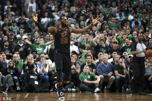 中國(guó)男籃大勝印度男籃！胡明軒三分爆發(fā)，王俊杰5中5，裁判引爭(zhēng)議