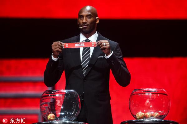 擠走徐昕？廣東隊(duì)或迎來“空間型中鋒”，這才是杜鋒想要的五號(hào)位