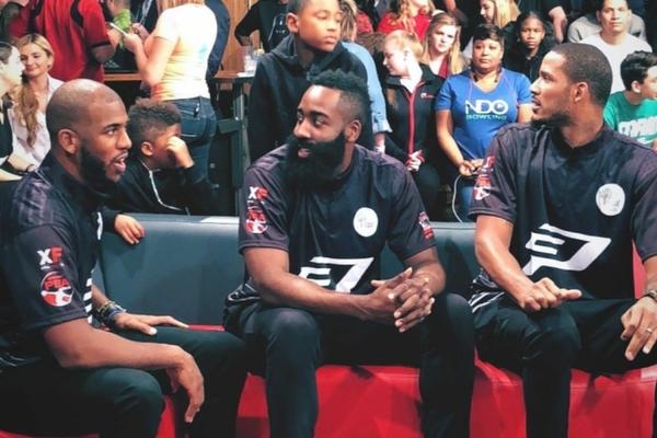 中國(guó)男籃連續(xù)兩場(chǎng)比賽命中率超5成，本場(chǎng)三分命中率高達(dá)53.6%