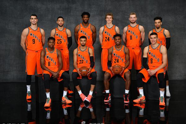 最佳人選！施密特已被列為國(guó)足主帥候選人：目前賦閑在家！