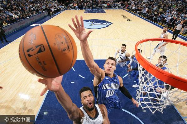 火爆“蘇小超”決賽蘇州擊敗南通奪冠，馬寧執(zhí)法&近3萬人觀戰(zhàn)