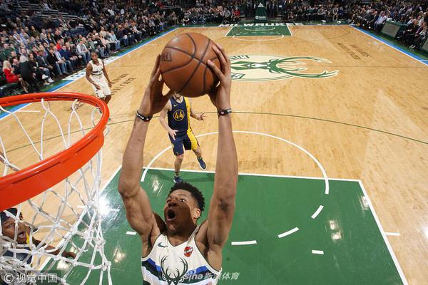 世體：曼薩諾中國(guó)執(zhí)教經(jīng)歷便于其處理裁判問題，為工作注入新思路