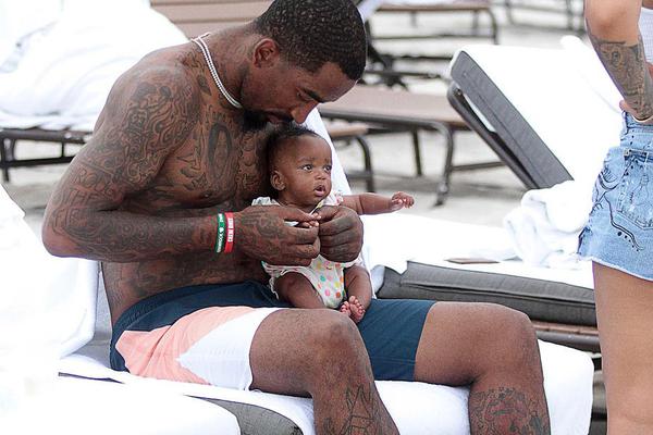 遼寧鐵人尋找的表情包球迷已找到，他被邀請(qǐng)觀看鐵人隊(duì)訓(xùn)練