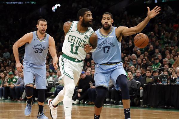 洛夫頓與上海完成續(xù)約：年薪達(dá)百萬美元級(jí)別！NBA生涯僅賺320萬