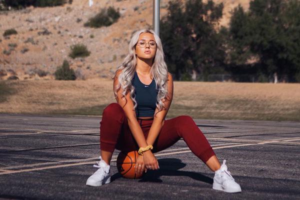 胡明軒觸底反彈17+2，王俊杰用表現(xiàn)回?fù)艄繌?qiáng)，男籃31分大勝印度