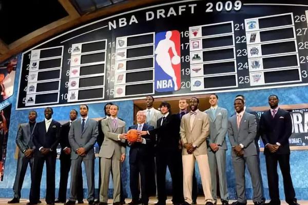 終身禁足球員成隊(duì)長(zhǎng)！孫準(zhǔn)浩戴隊(duì)長(zhǎng)袖標(biāo)引眾怒，球迷集體倒戈