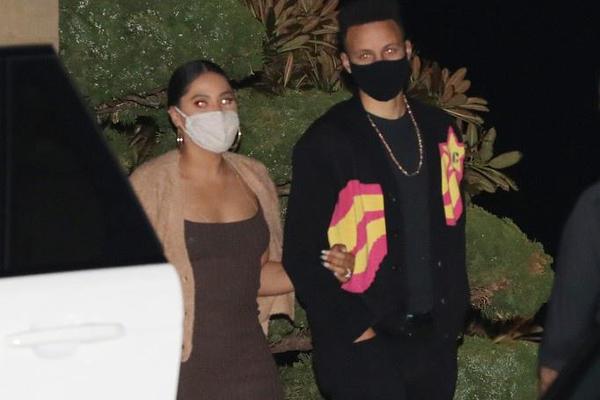 中國(guó)隊(duì)12人全得分兩連勝!王俊杰彈無虛發(fā),胡金秋兩雙,胡明軒17+2