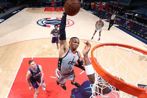 不續(xù)約？廣東內(nèi)線新星社媒認(rèn)證引猜測(cè) 曾和杜鋒有嚴(yán)重沖突