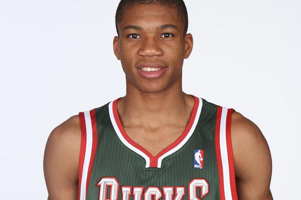 遼寧鐵人尋找的表情包球迷已找到，他被邀請(qǐng)觀看鐵人隊(duì)訓(xùn)練