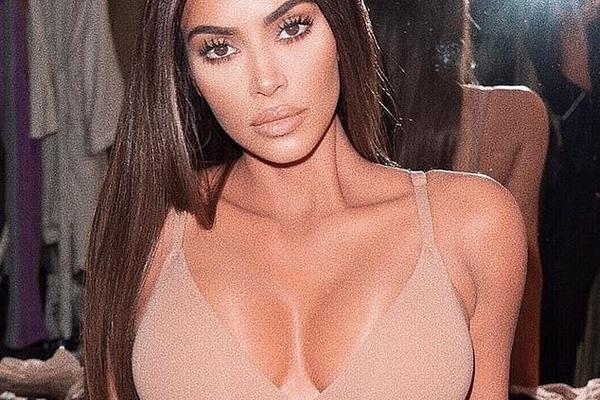 媒體人：中國(guó)男籃非常團(tuán)結(jié)，胡明軒首節(jié)8分不負(fù)眾望