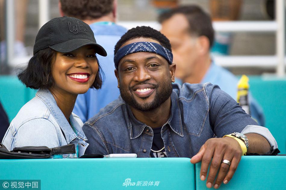 中國(guó)男籃頂住壓力贏得開門紅