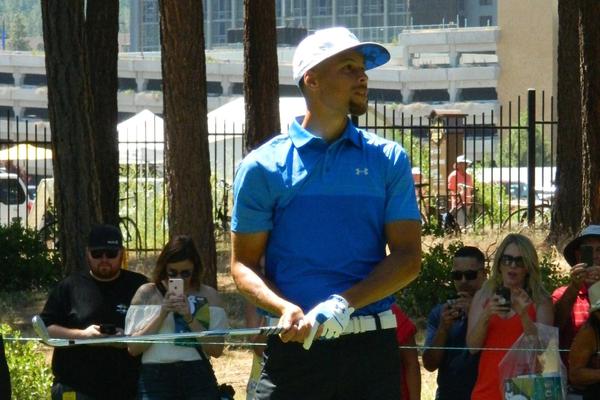 媒體人：中國(guó)男籃非常團(tuán)結(jié)，胡明軒首節(jié)8分不負(fù)眾望