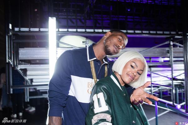 擠走徐昕？廣東隊(duì)或迎來“空間型中鋒”，這才是杜鋒想要的五號(hào)位