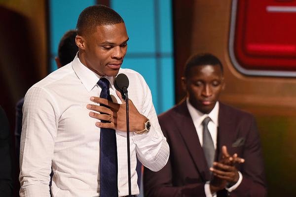 延續(xù)高效！中國(guó)男籃首節(jié)命中率達(dá)68.8%，三分球命中率達(dá)到恐怖的71.4%