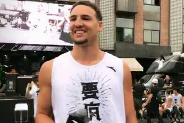 狂勝！中國(guó)男籃2連勝?zèng)_上第一，三大功臣出爐，郭士強(qiáng)一舉動(dòng)亮了