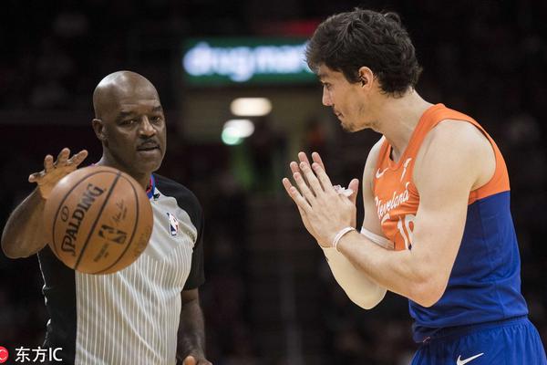 正式確定！上海男籃簽約CBA頂級(jí)內(nèi)線，攜手王哲林，沖擊總決賽