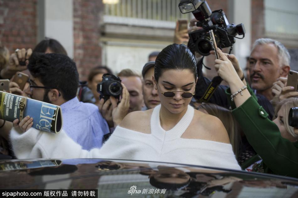 遼寧鐵人尋找的表情包球迷已找到，他被邀請(qǐng)觀看鐵人隊(duì)訓(xùn)練