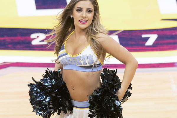 中國(guó)男籃連續(xù)兩場(chǎng)比賽命中率超5成，本場(chǎng)三分命中率高達(dá)53.6%