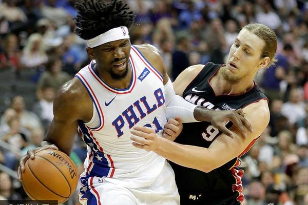 中國(guó)男籃靠什么大勝印度隊(duì)？蘇群賽后一番點(diǎn)評(píng)，說得很實(shí)在