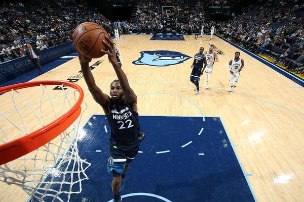 趙嘉義：球隊(duì)取勝的關(guān)鍵是團(tuán)結(jié)，室友趙睿一直鼓勵(lì)我要自信