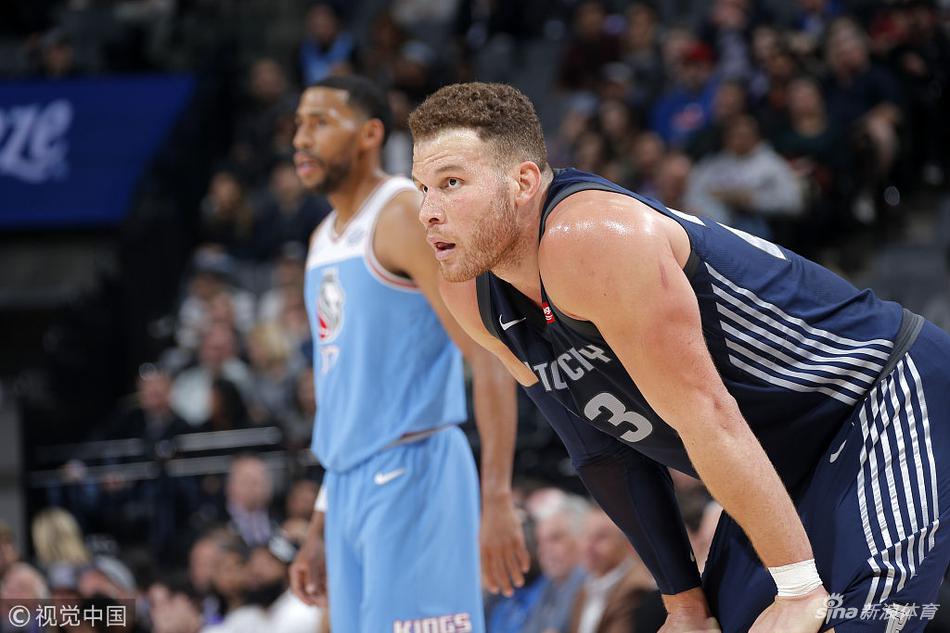 擠走徐昕？廣東隊(duì)或迎來“空間型中鋒”，這才是杜鋒想要的五號(hào)位